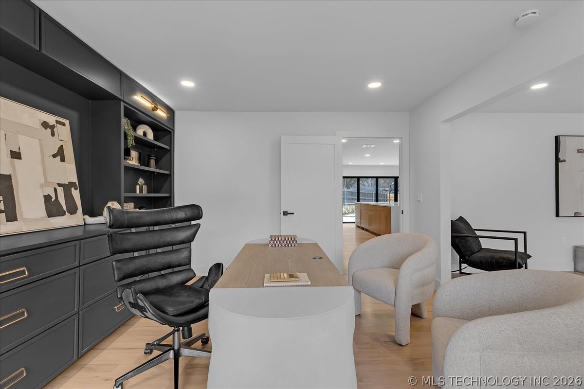 4717 S Atlanta Place