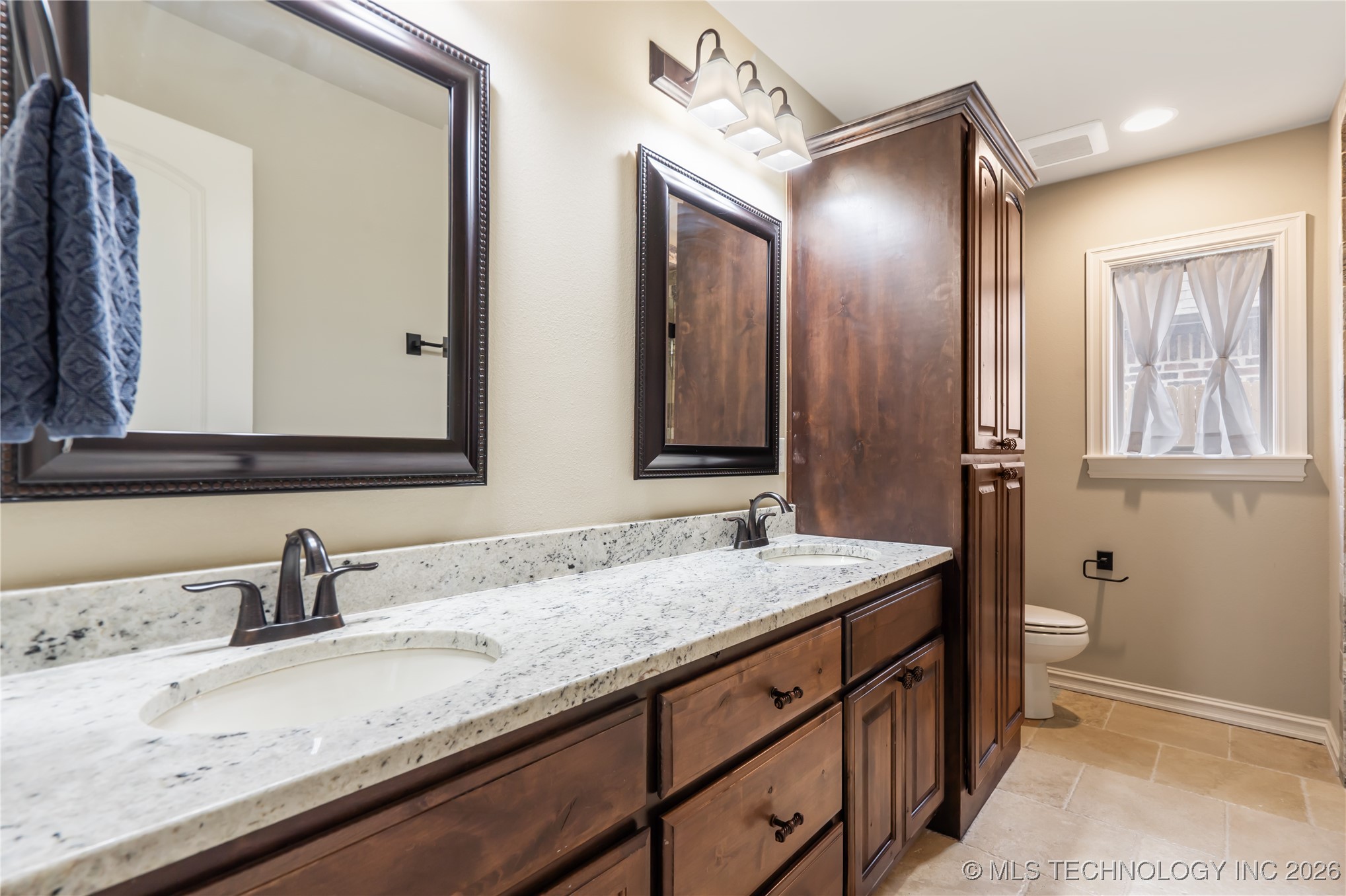 2509 E Northampton Street