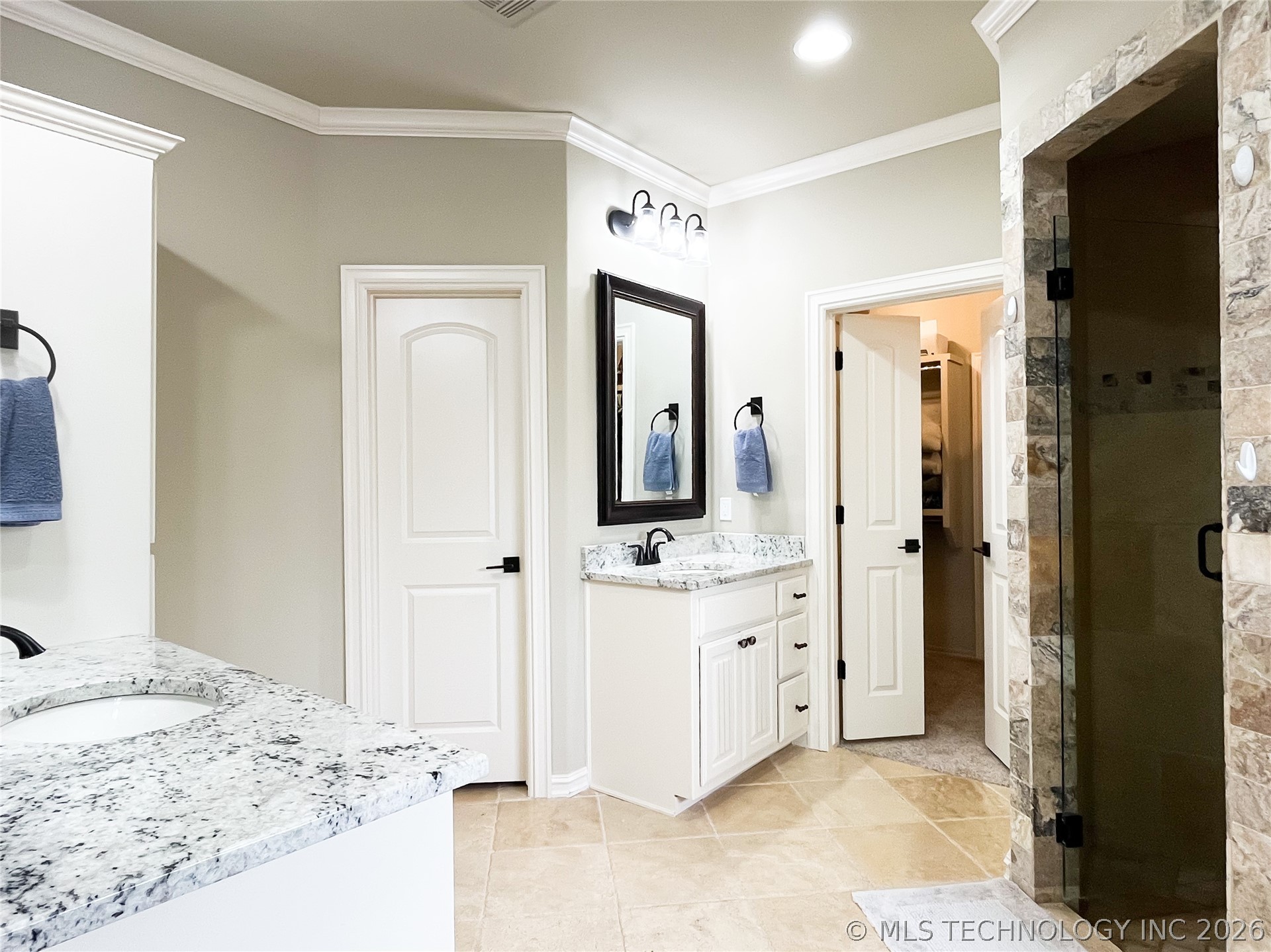 2509 E Northampton Street