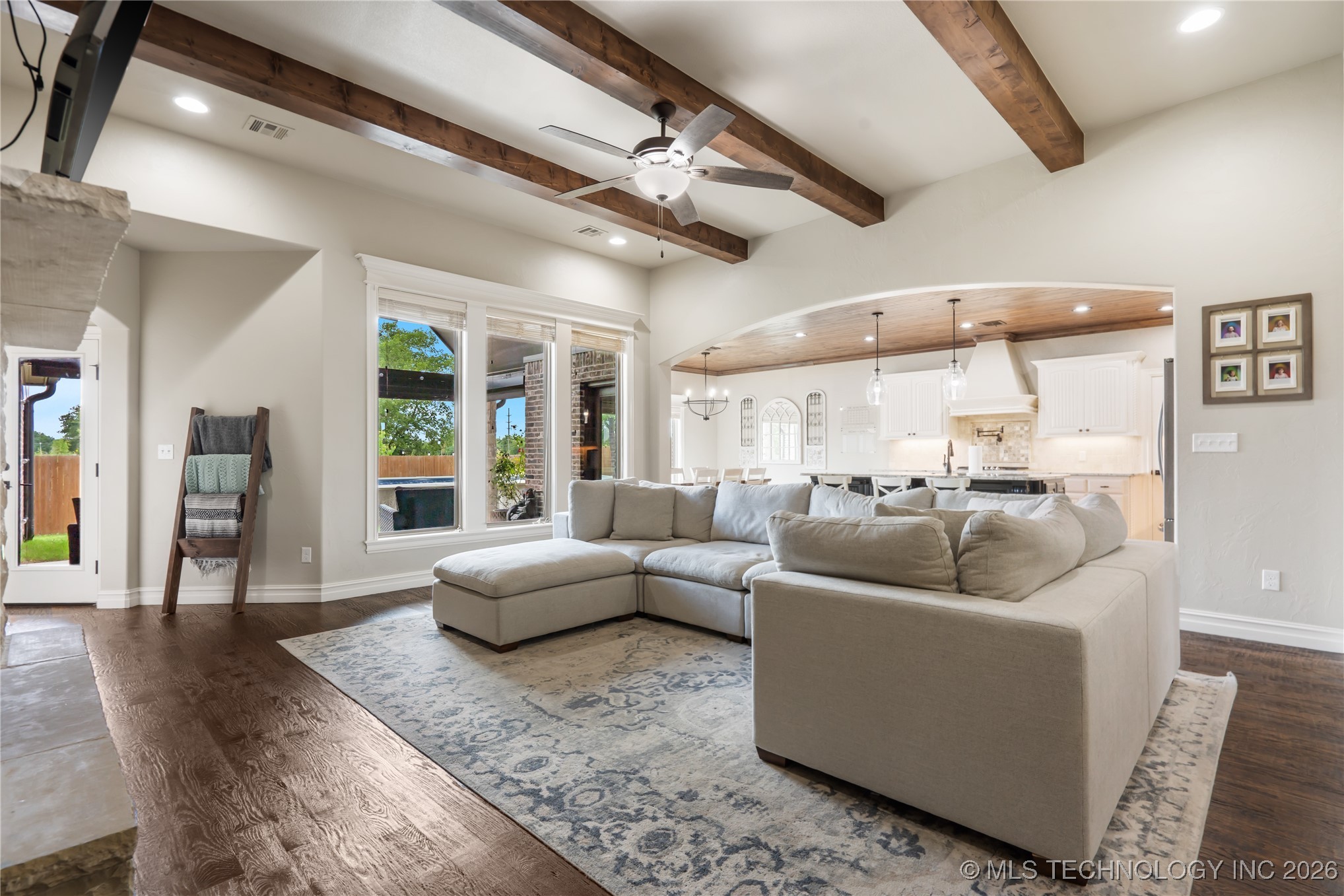 2509 E Northampton Street