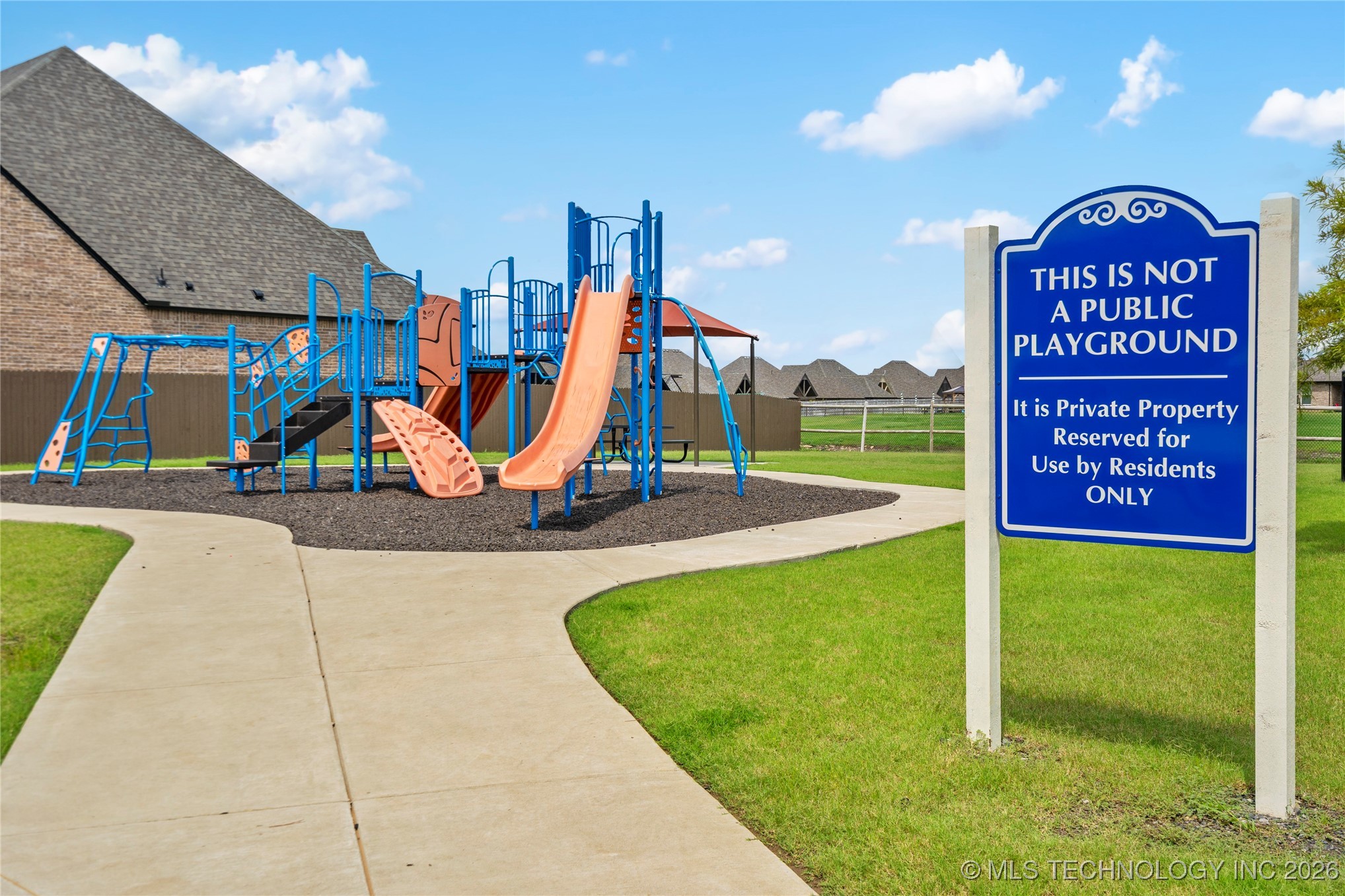 2509 E Northampton Street