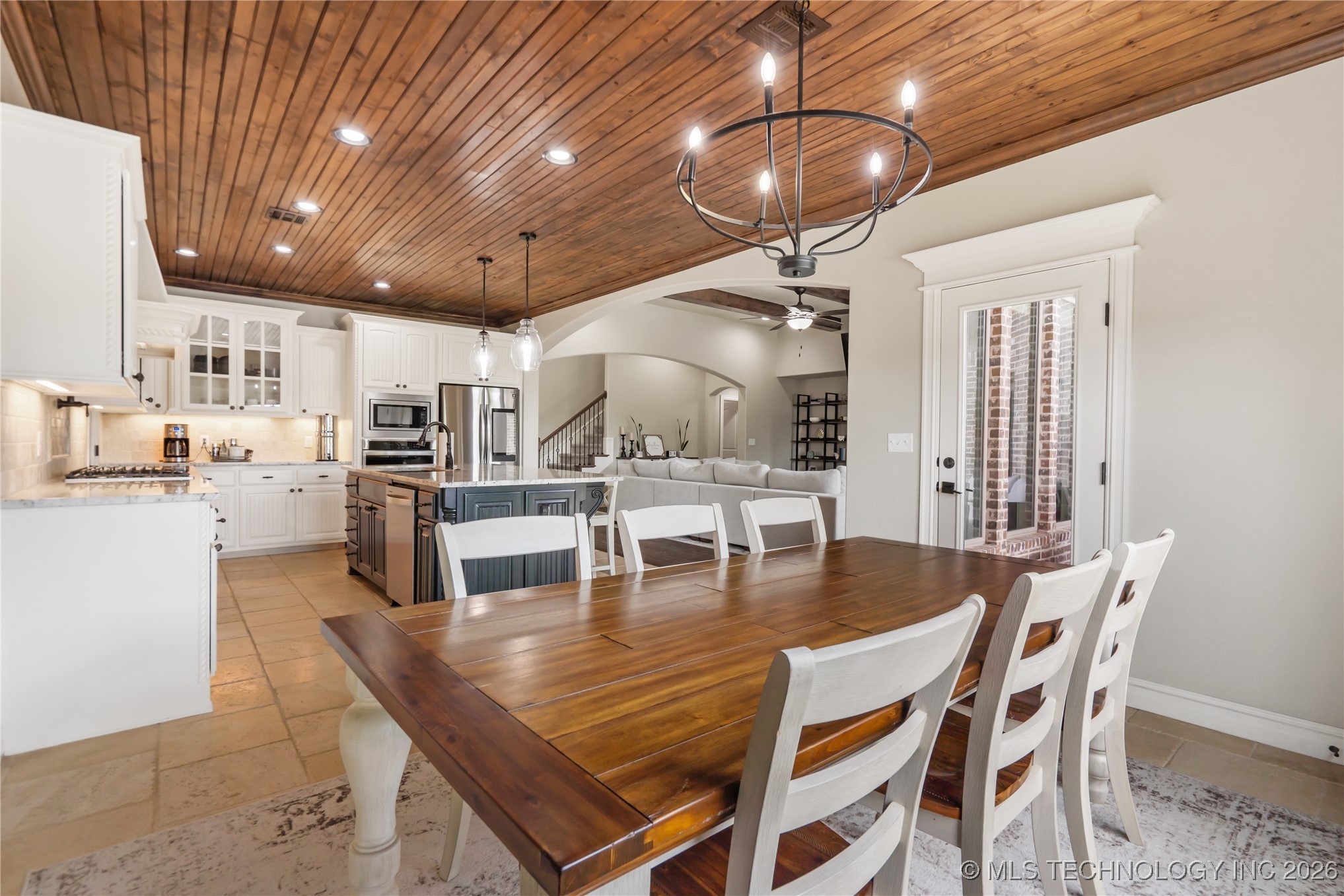 2509 E Northampton Street