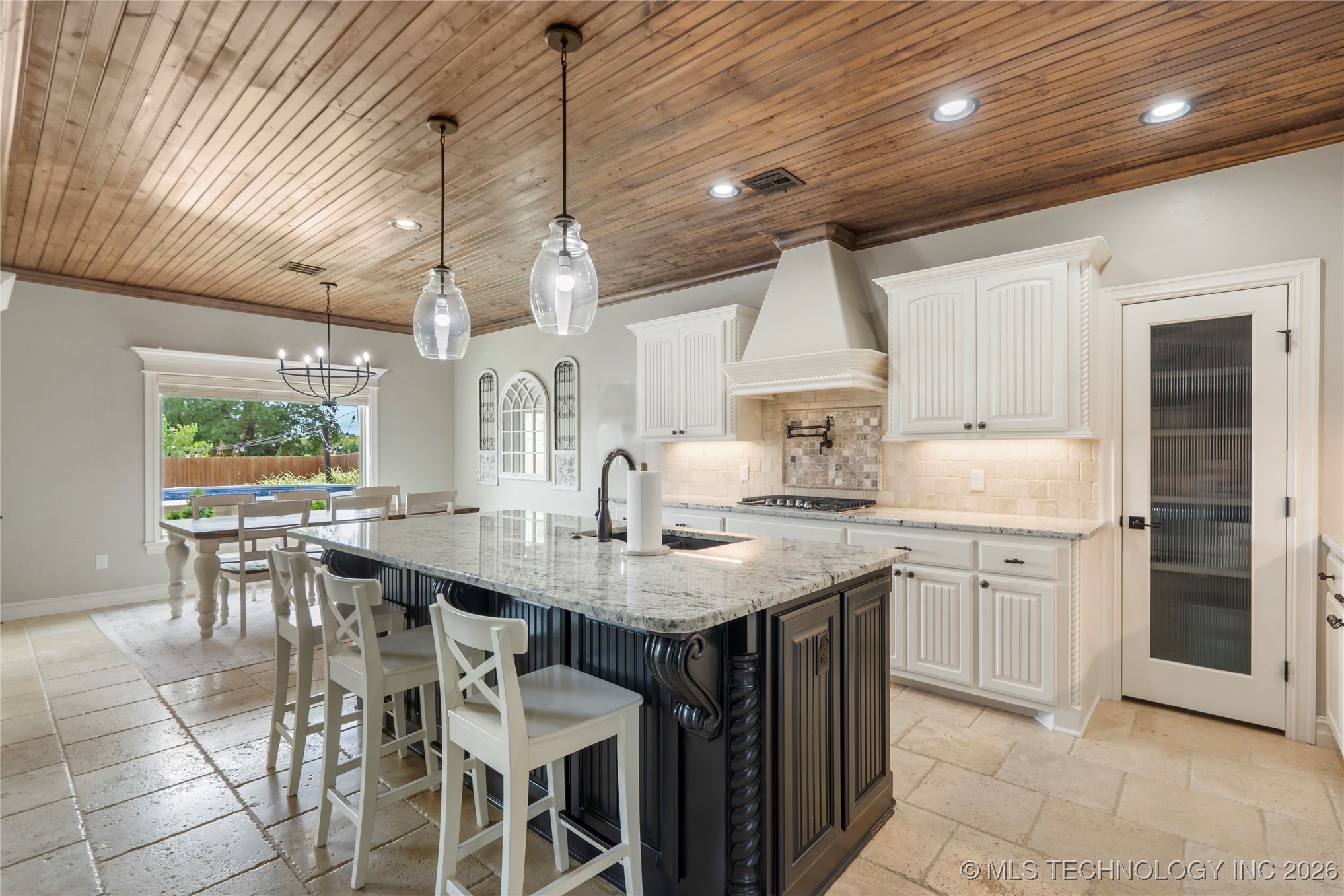 2509 E Northampton Street