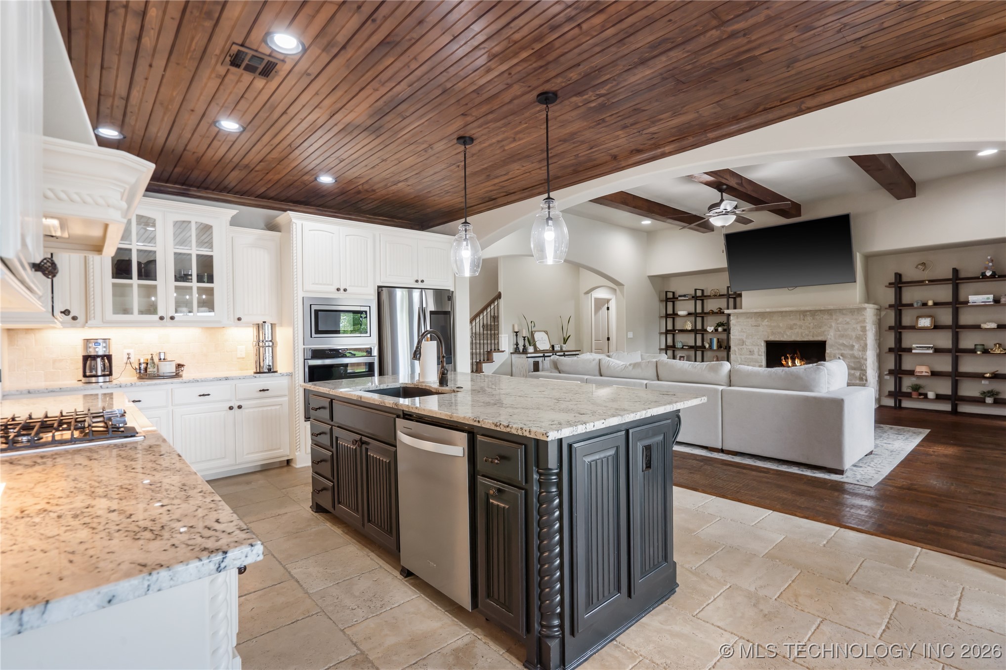 2509 E Northampton Street