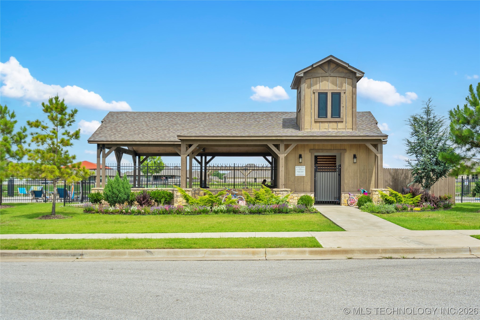 2509 E Northampton Street