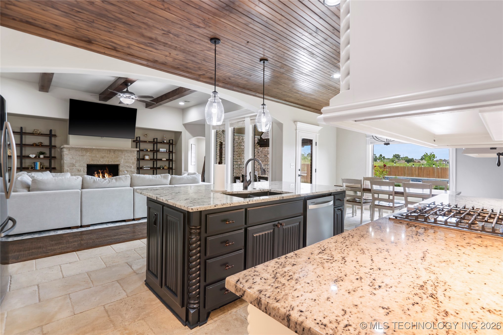 2509 E Northampton Street