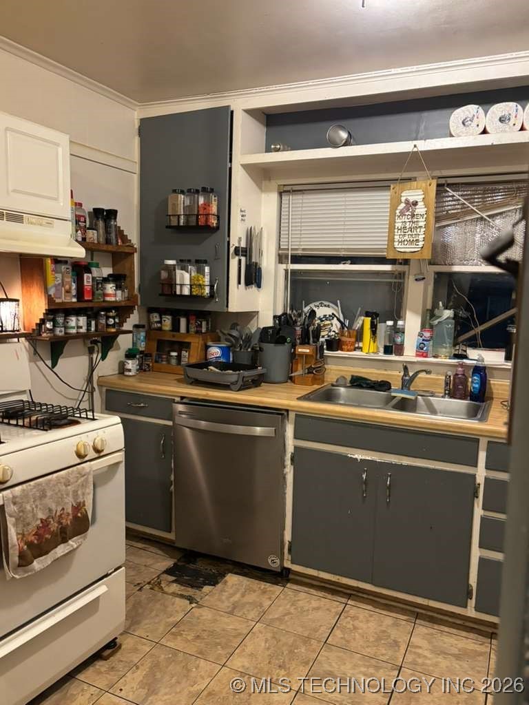 4208 NE Michigan Street