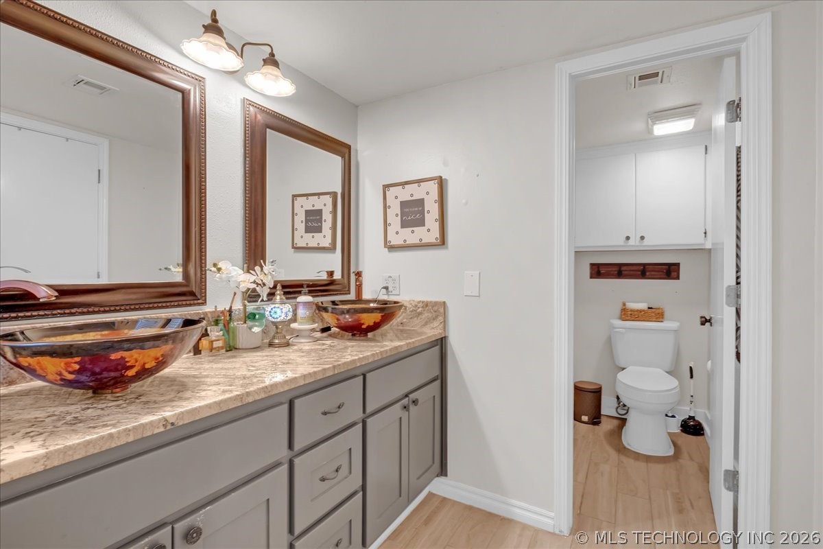 2652 W Galveston Street