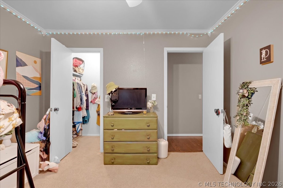 2652 W Galveston Street