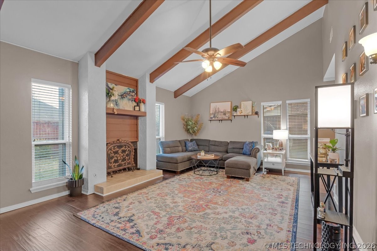 2652 W Galveston Street