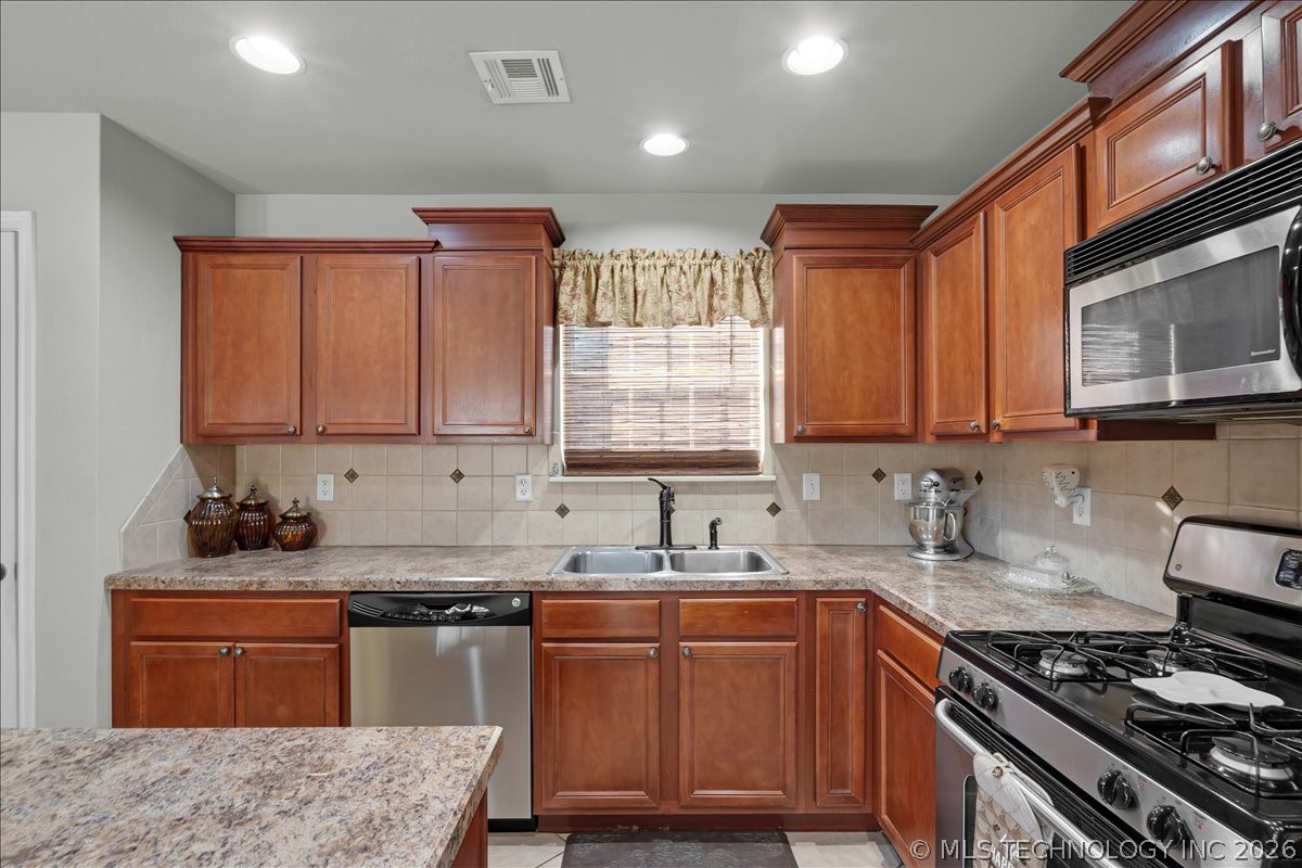 4917 S 190th East Avenue W