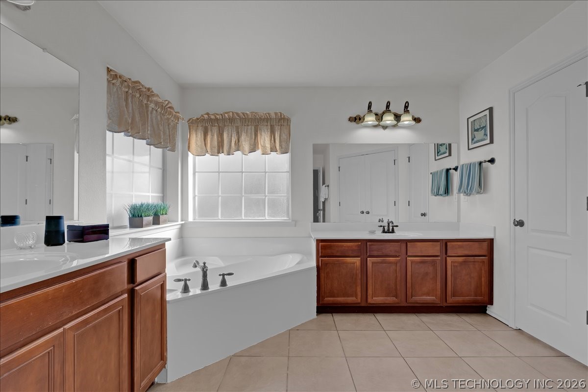 4917 S 190th East Avenue W