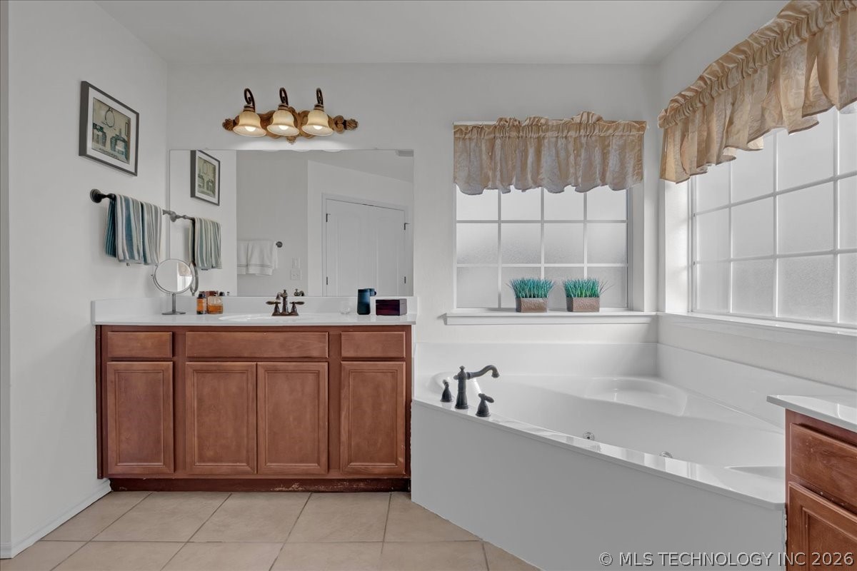 4917 S 190th East Avenue W