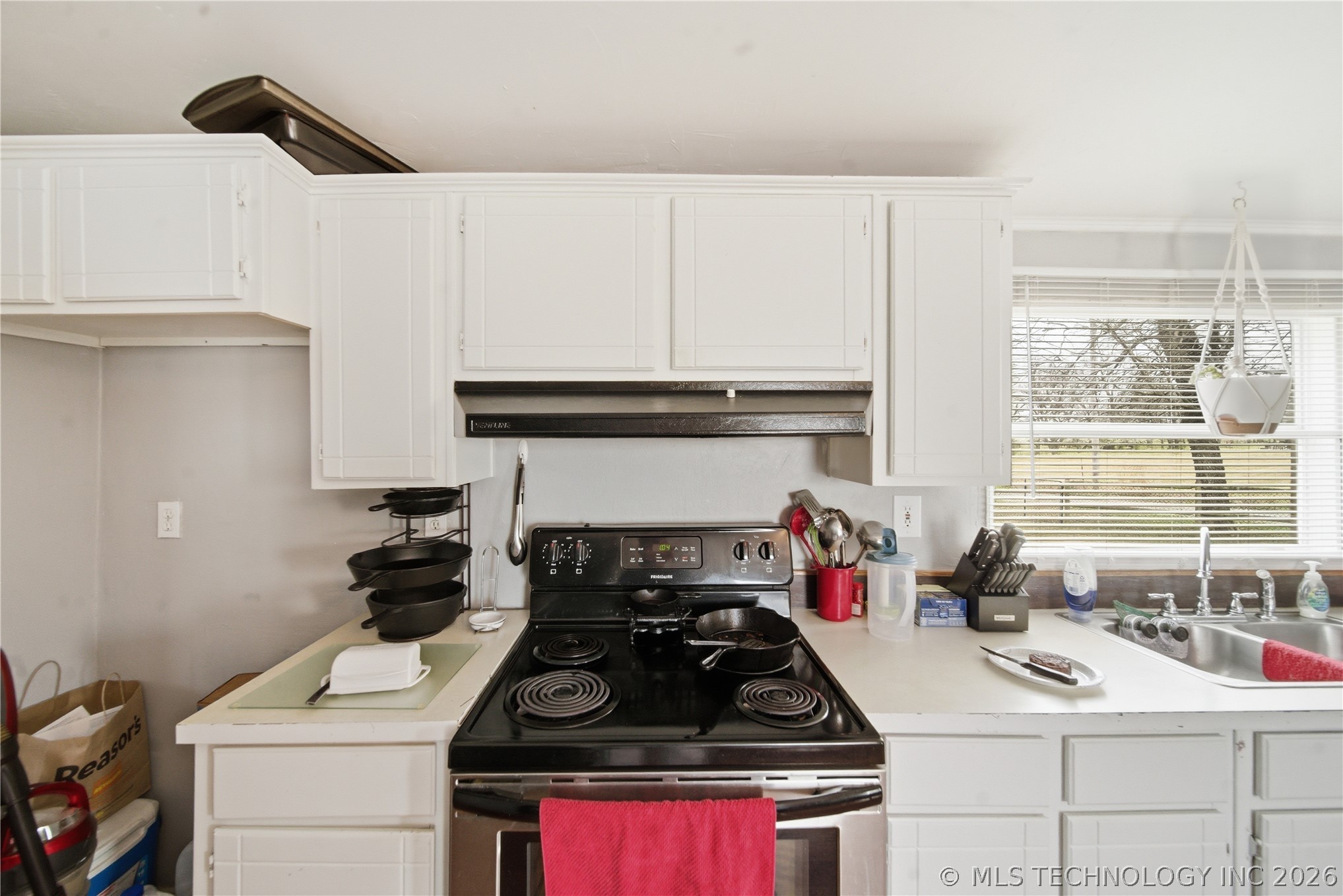 2009 E 168th Street N