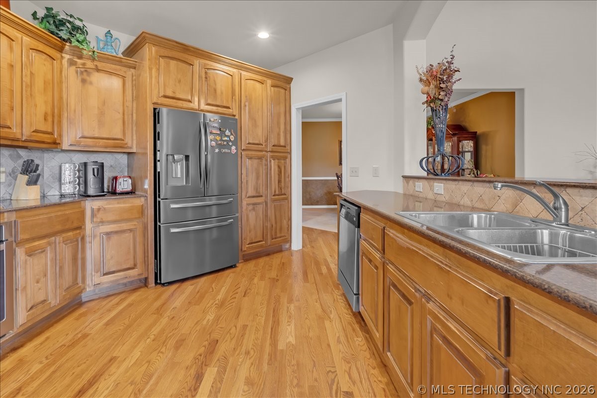 16506 E 49th Place