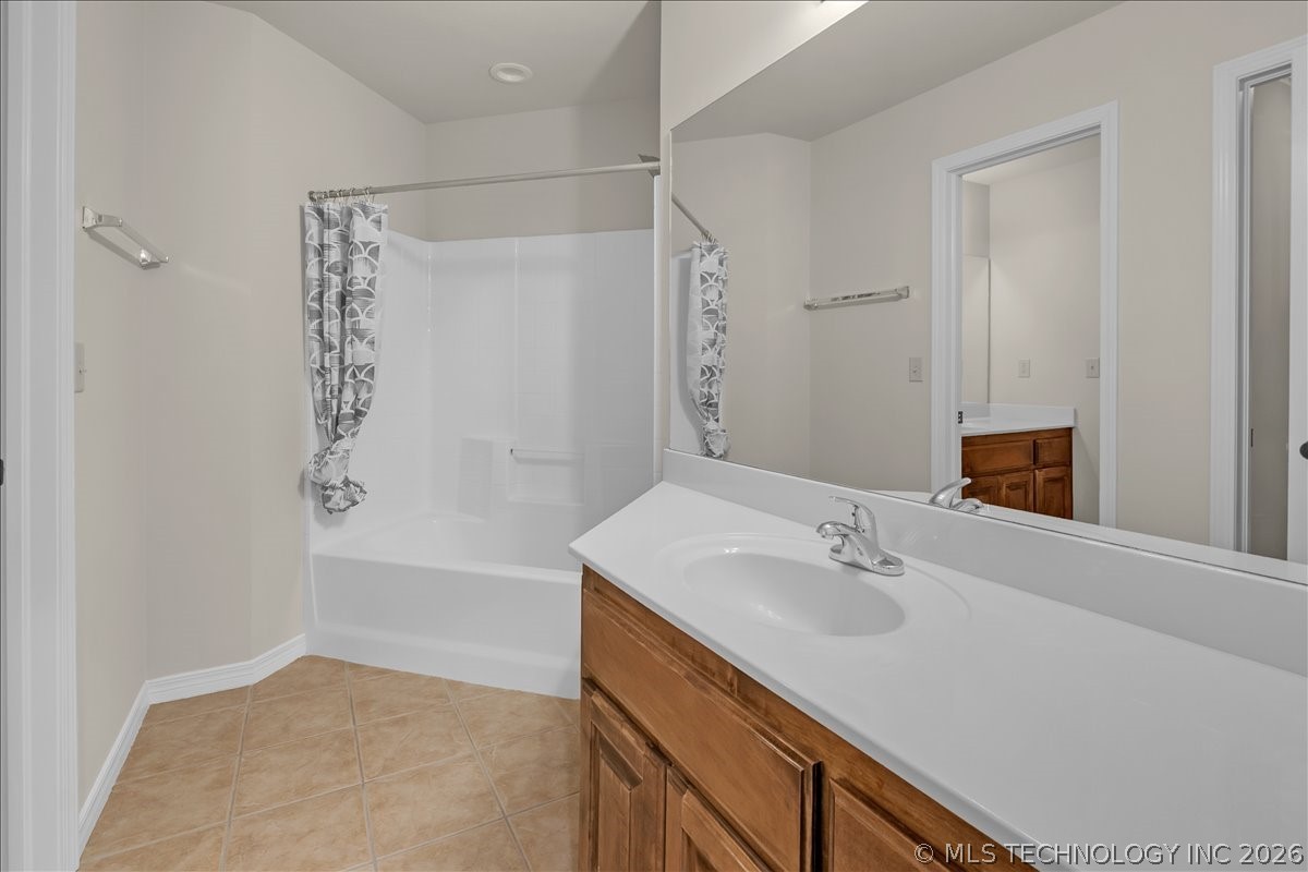 16506 E 49th Place