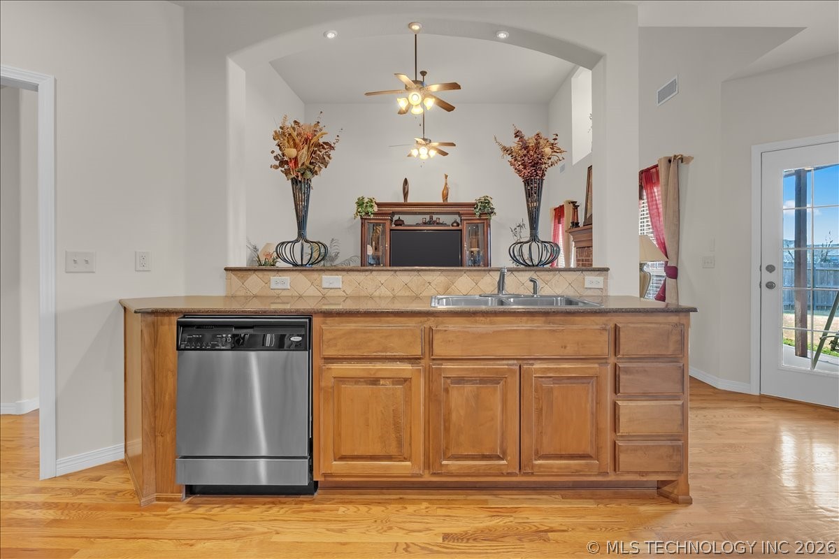 16506 E 49th Place