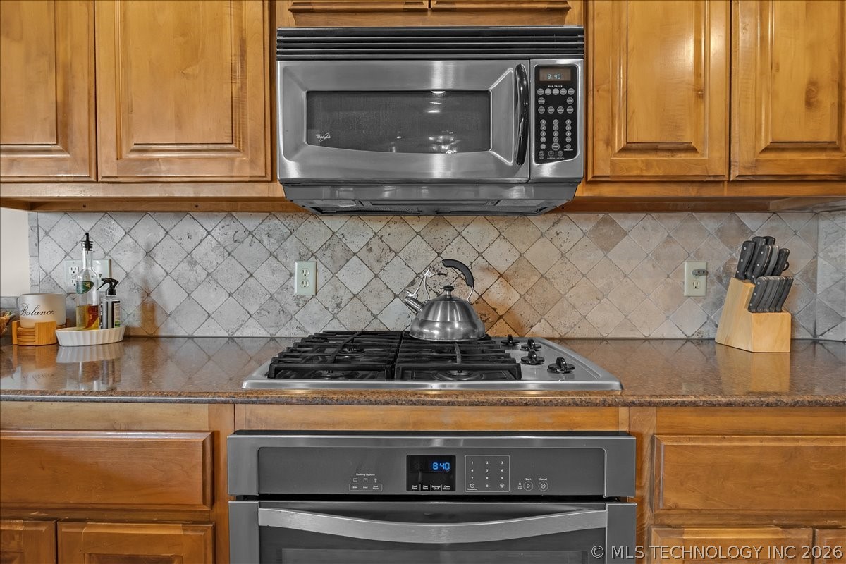 16506 E 49th Place