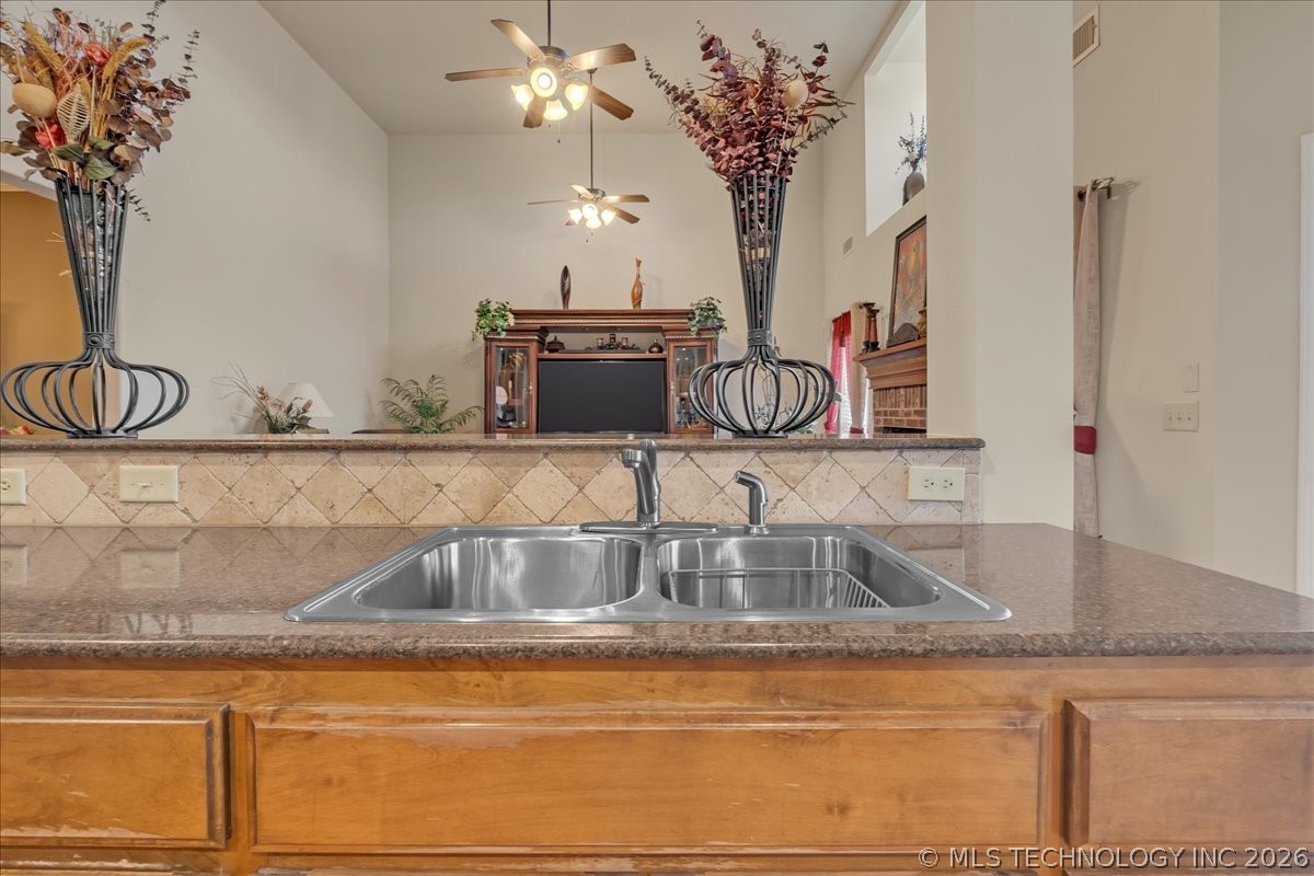 16506 E 49th Place