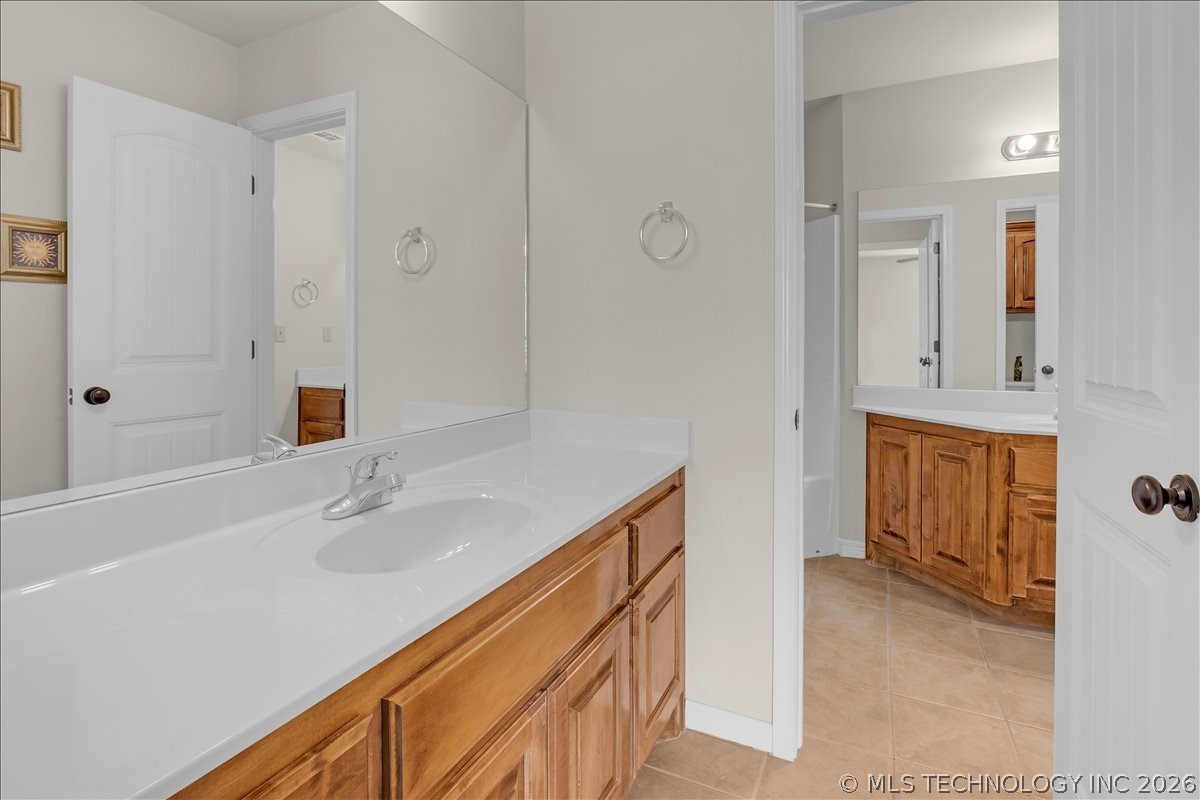 16506 E 49th Place