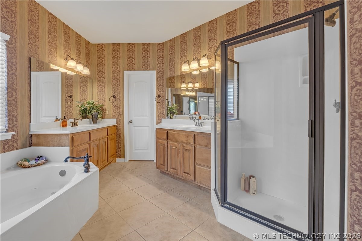 16506 E 49th Place