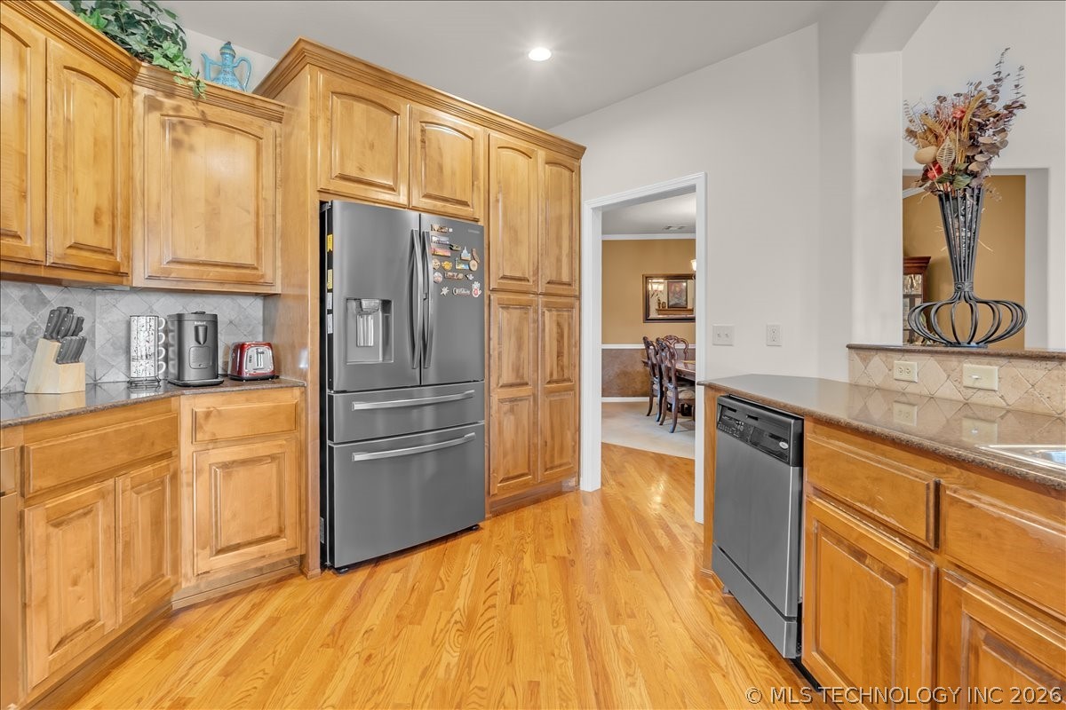 16506 E 49th Place