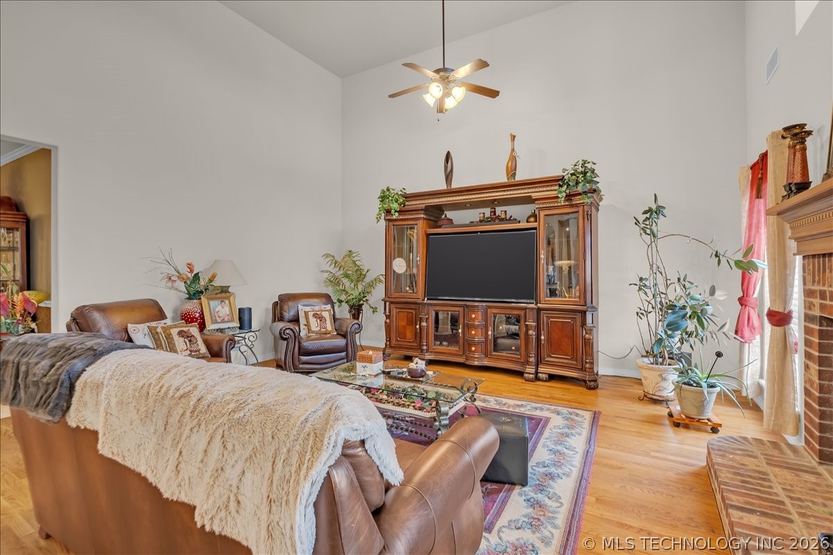 16506 E 49th Place