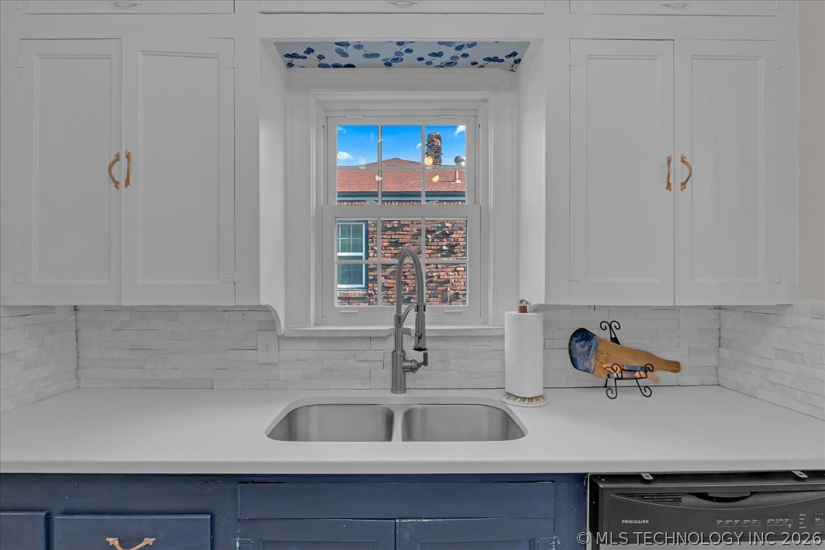 1516 S College Avenue