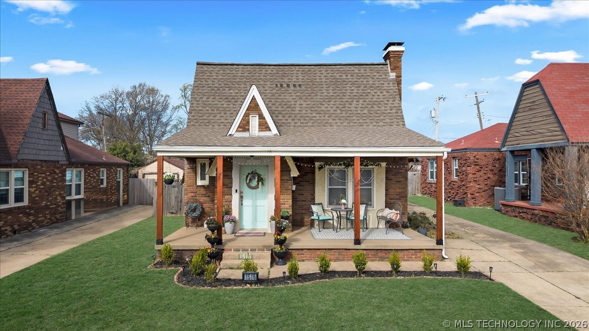 1516 S College Avenue