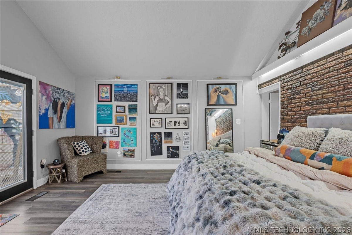 1516 S College Avenue