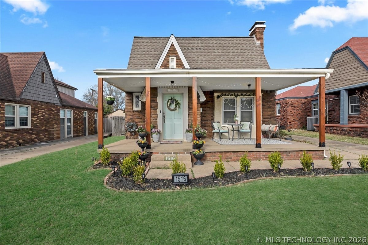 1516 S College Avenue