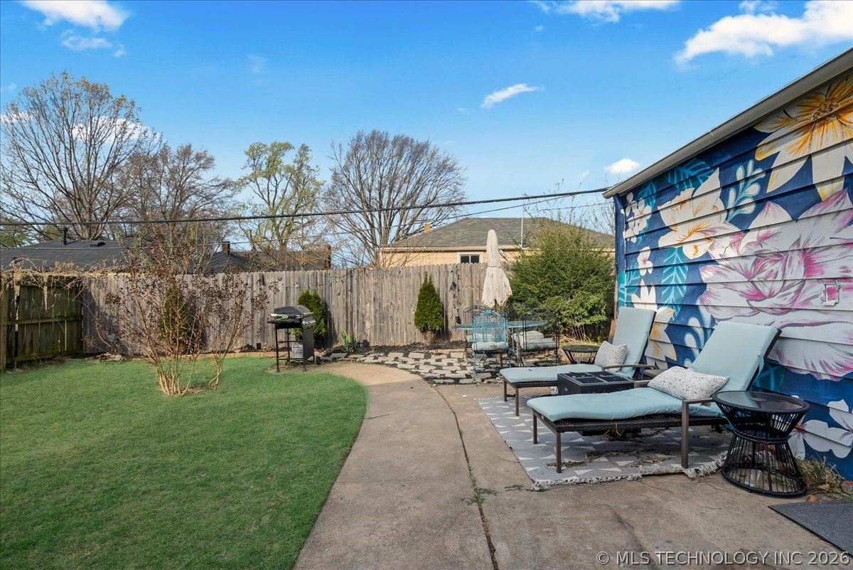 1516 S College Avenue