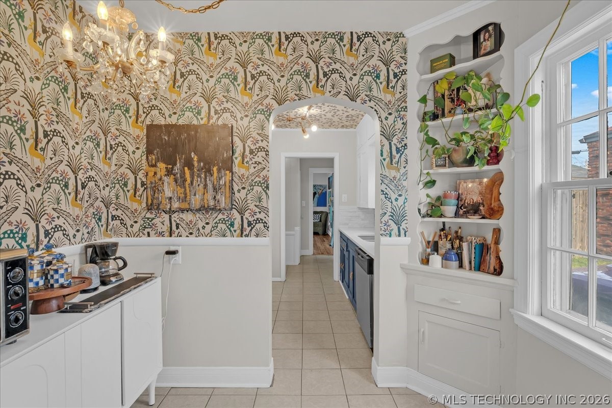 1516 S College Avenue