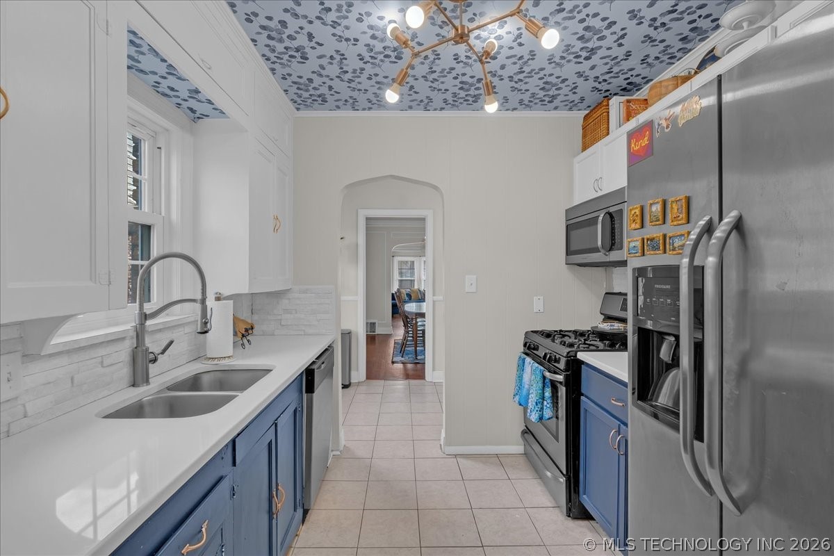 1516 S College Avenue