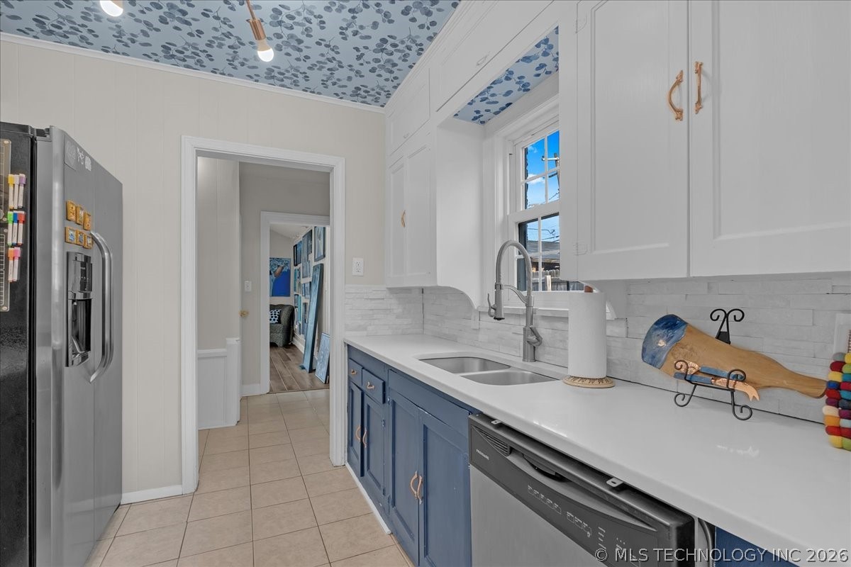 1516 S College Avenue