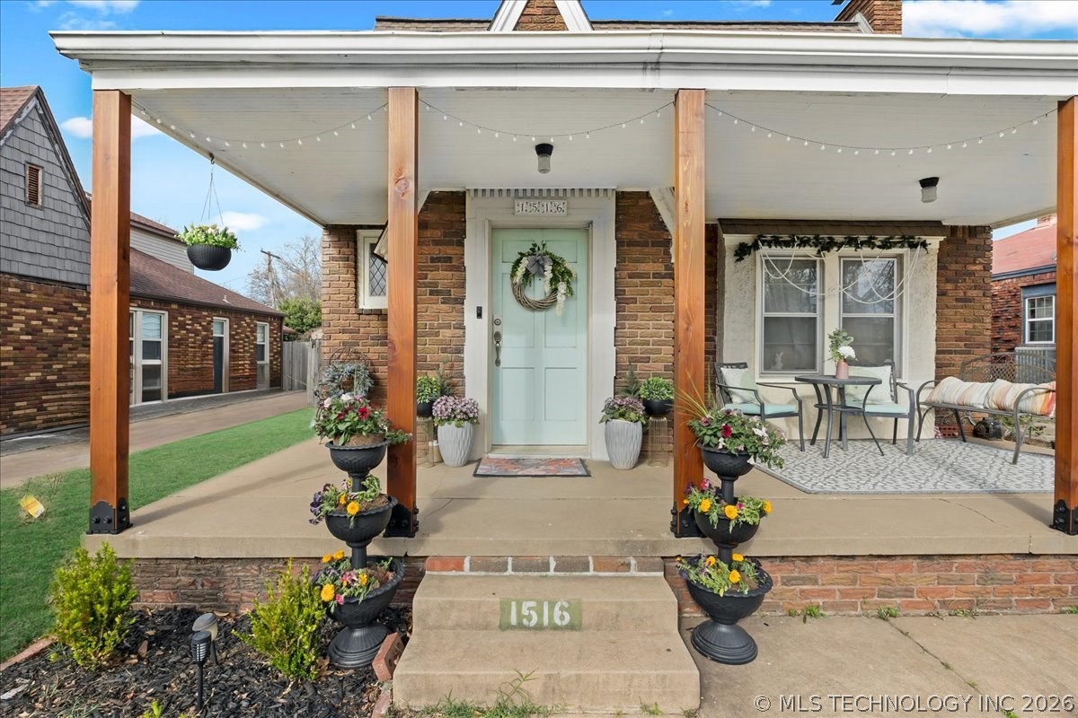 1516 S College Avenue