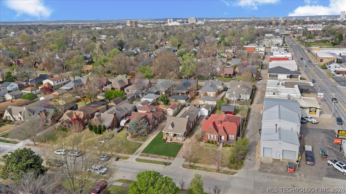 1516 S College Avenue