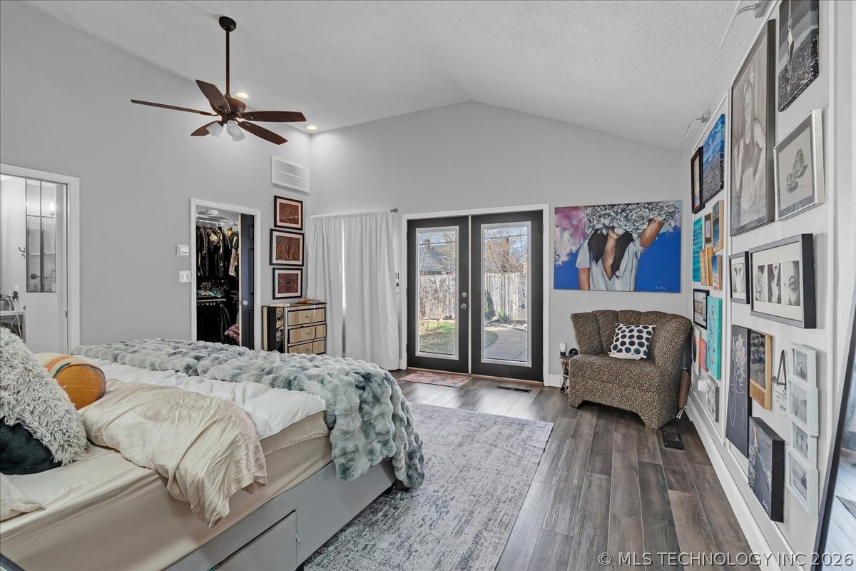 1516 S College Avenue