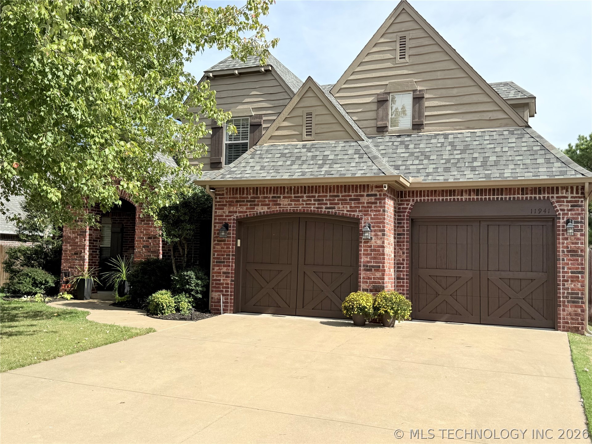 11941 S 88th East Avenue