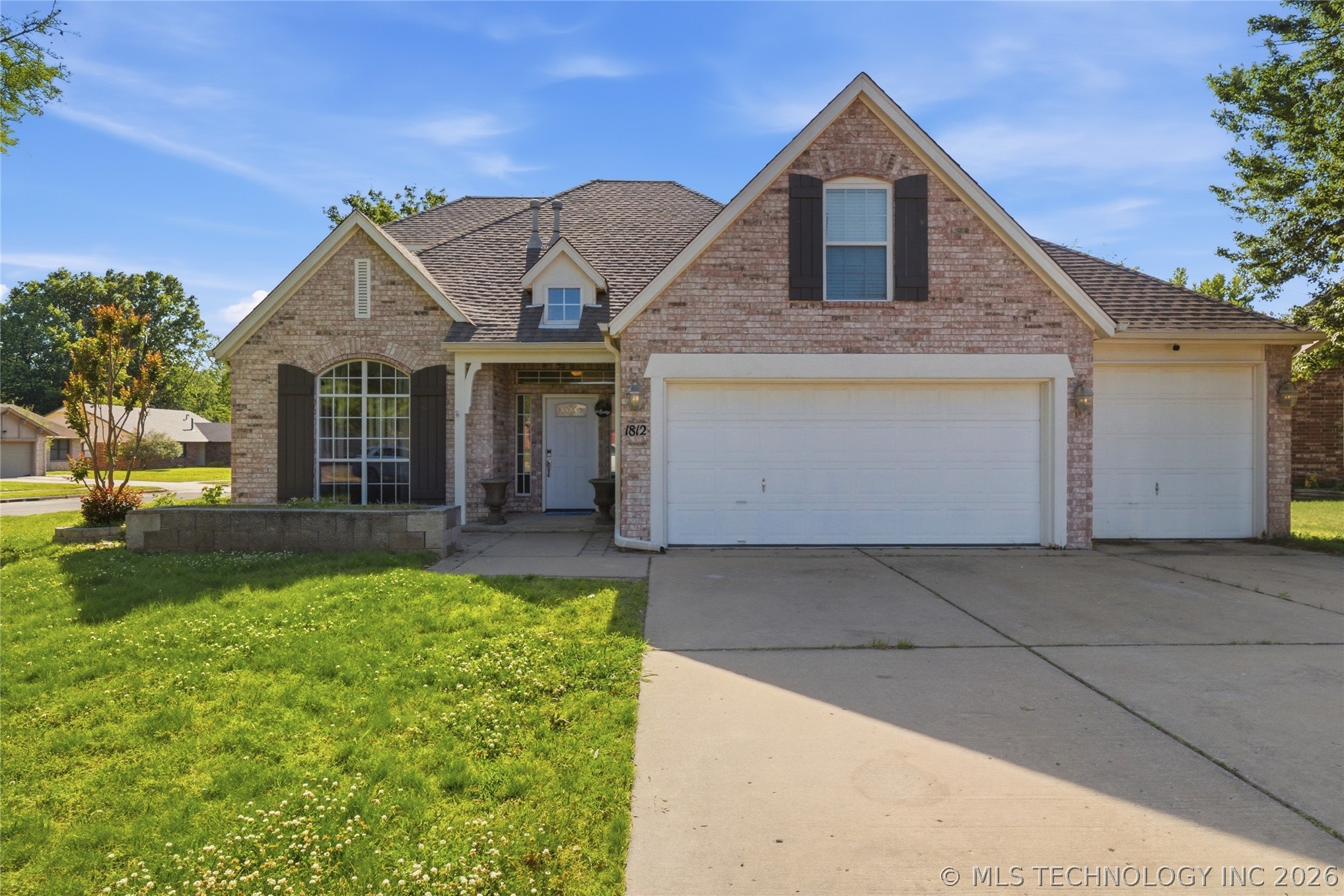 1812 S Dogwood Place