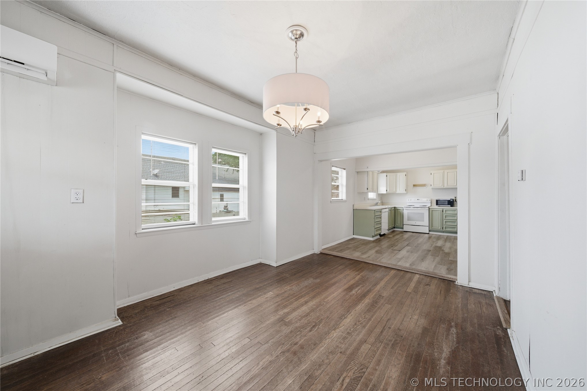 428 E 4th Street
