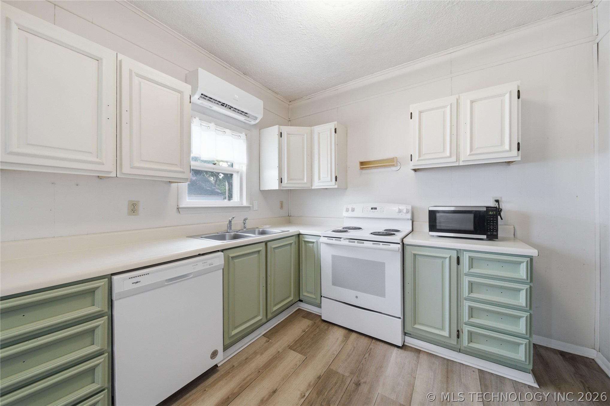 428 E 4th Street