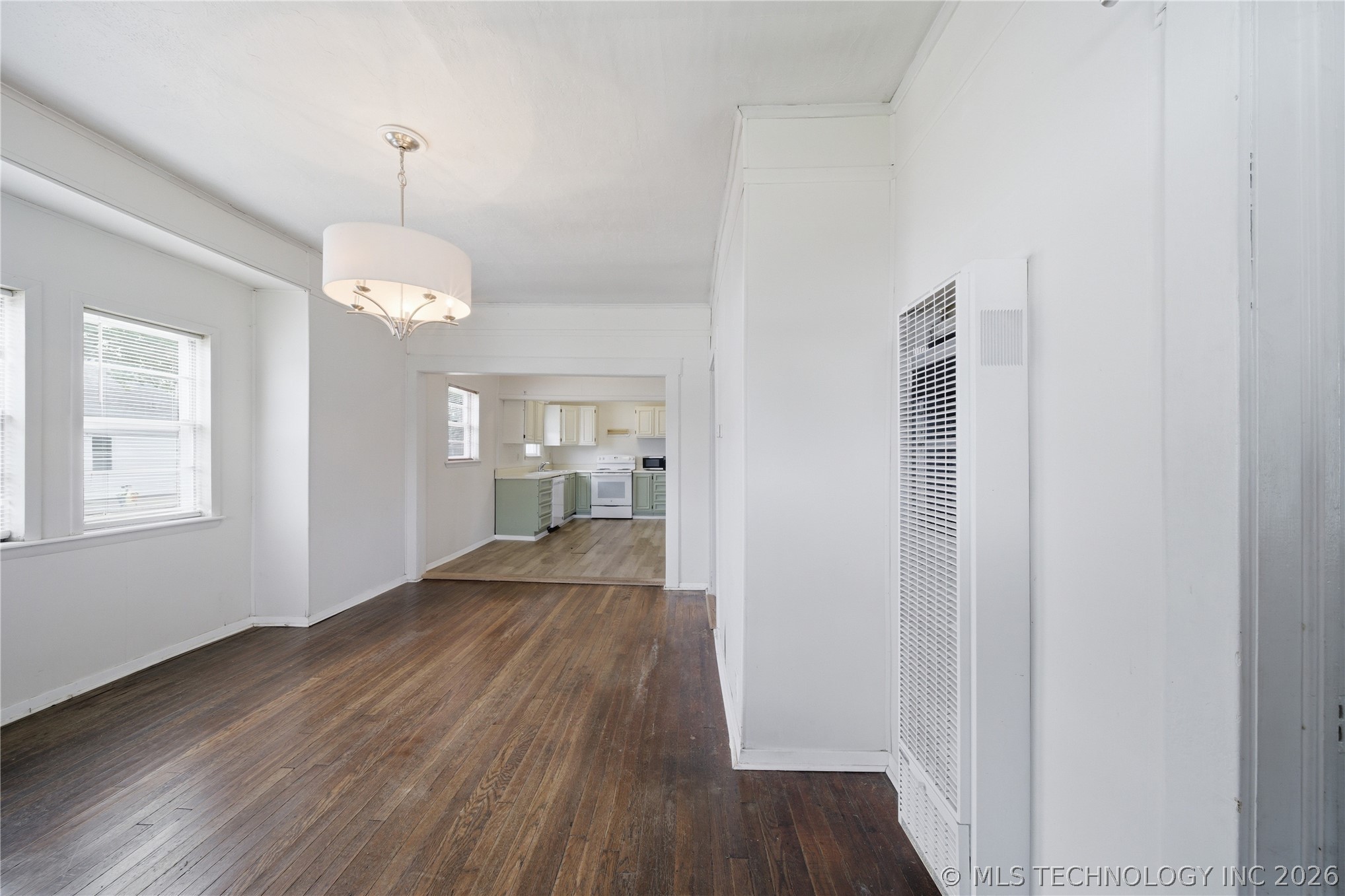 428 E 4th Street