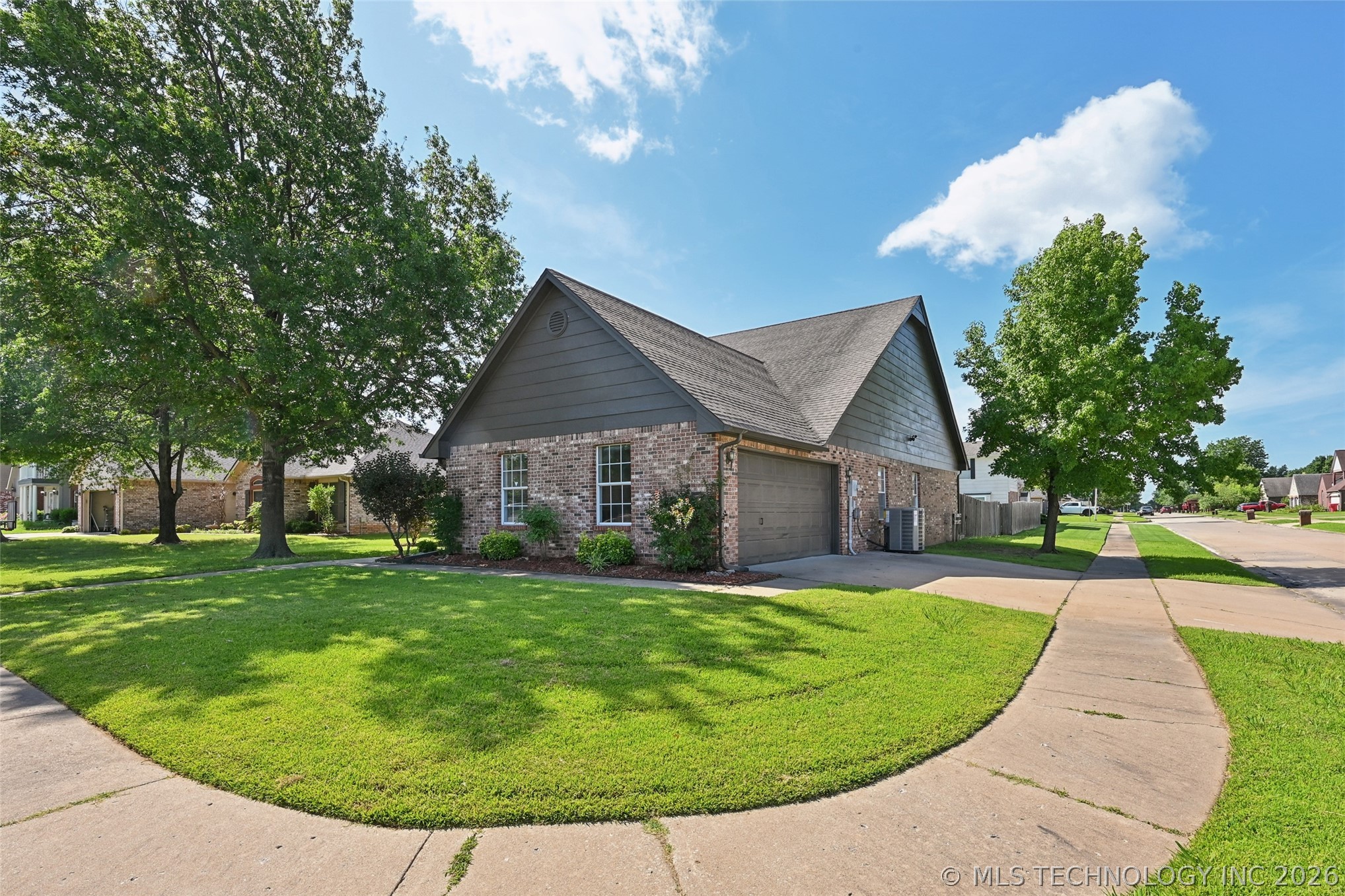 12704 E 78th Street North
