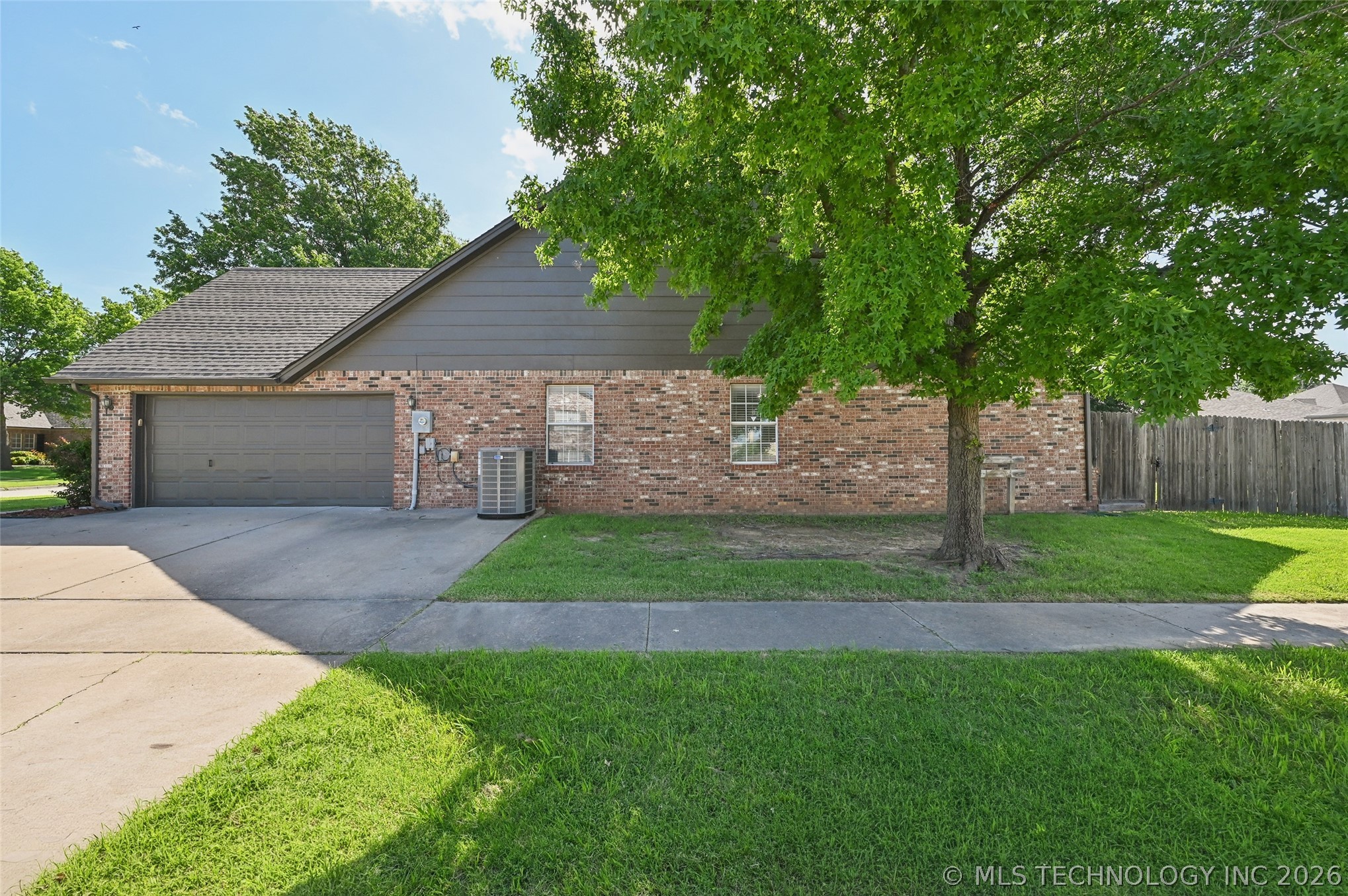 12704 E 78th Street North