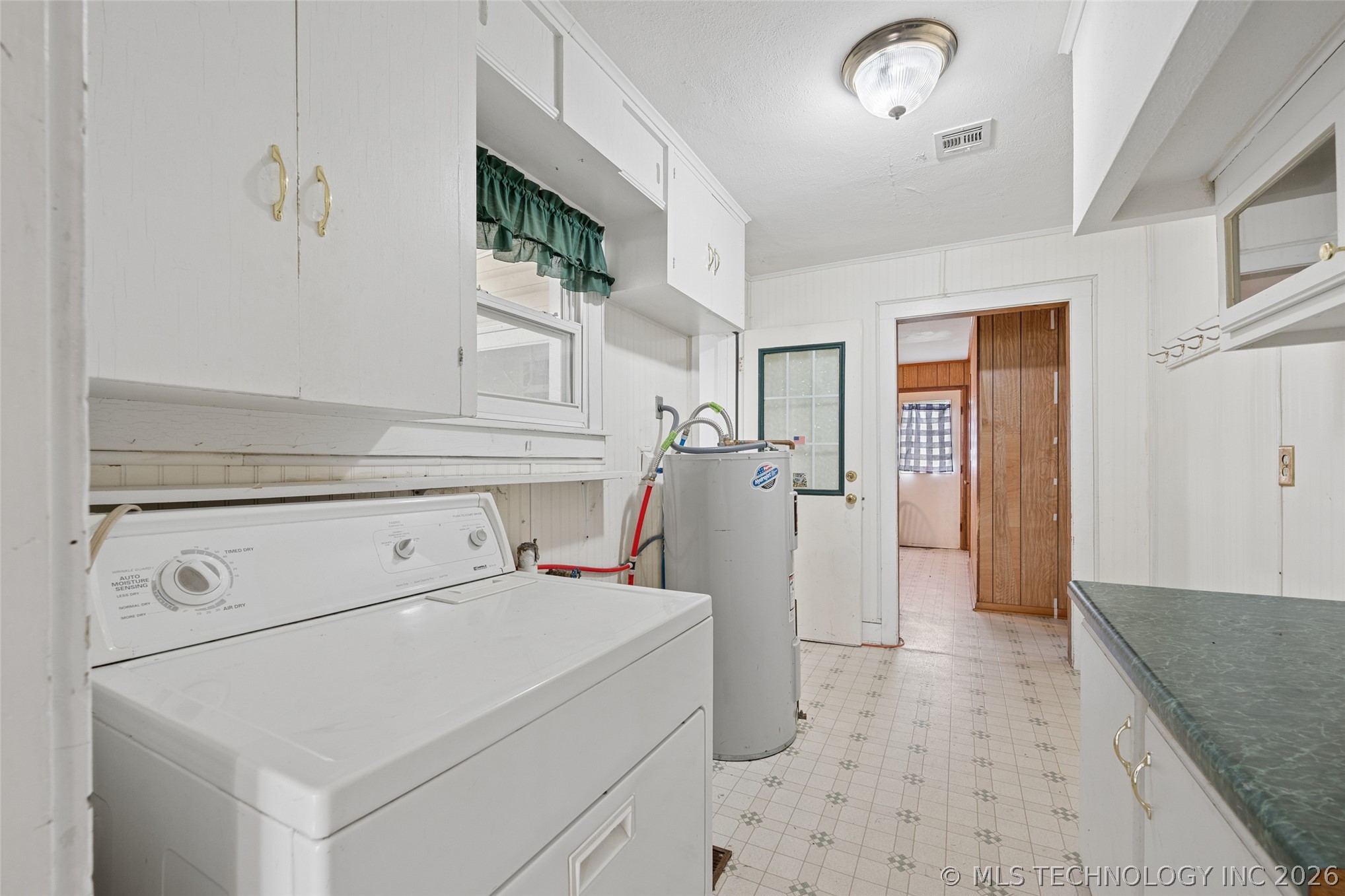 611 W 6th Street