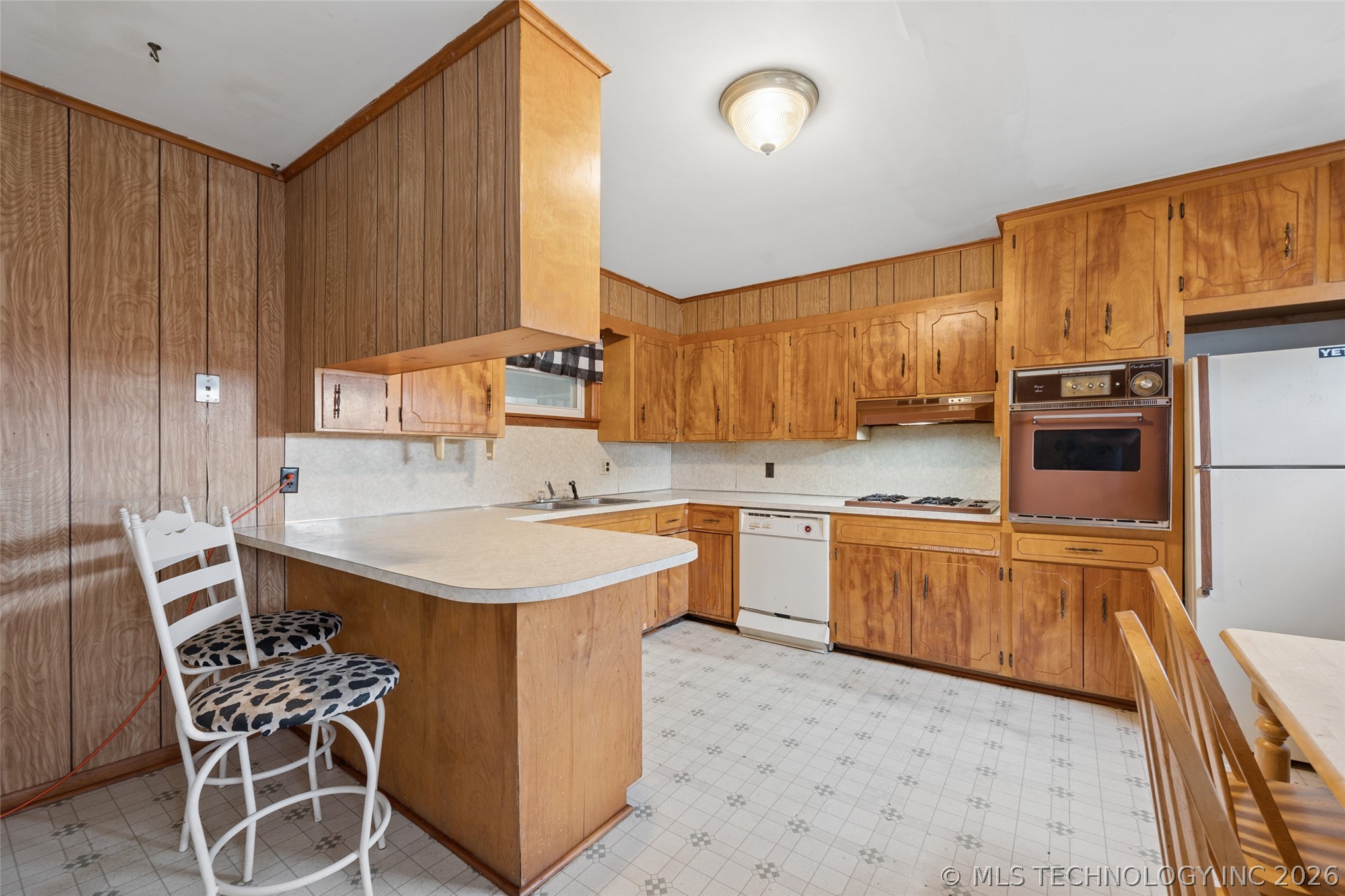 611 W 6th Street