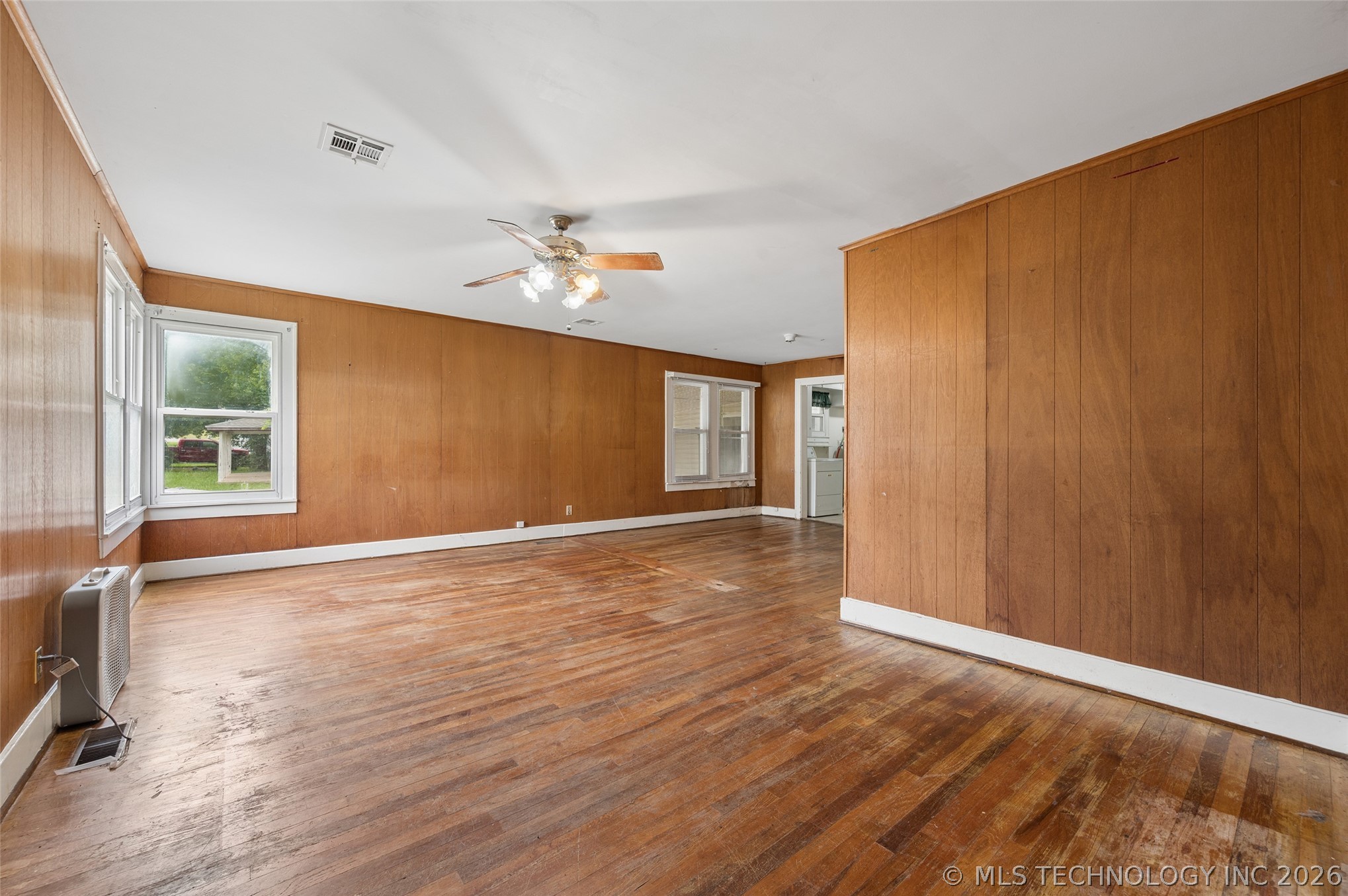611 W 6th Street