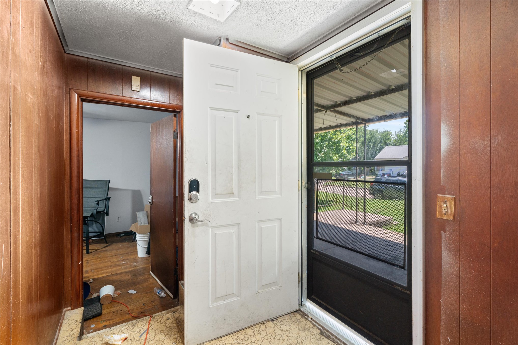 313 N Santa Fe Avenue