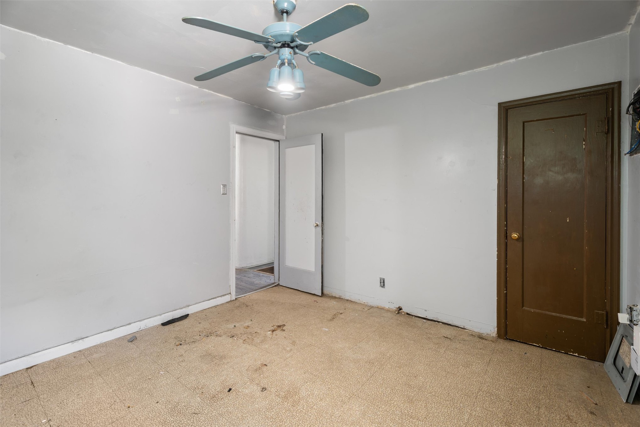 313 N Santa Fe Avenue